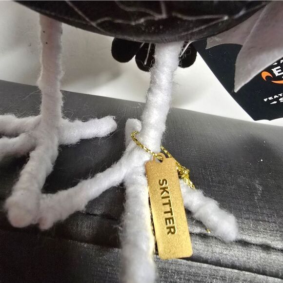 Lot of two Target Hyde & Eek Halloween Birds Featherly Friends - Picture 9 of 10